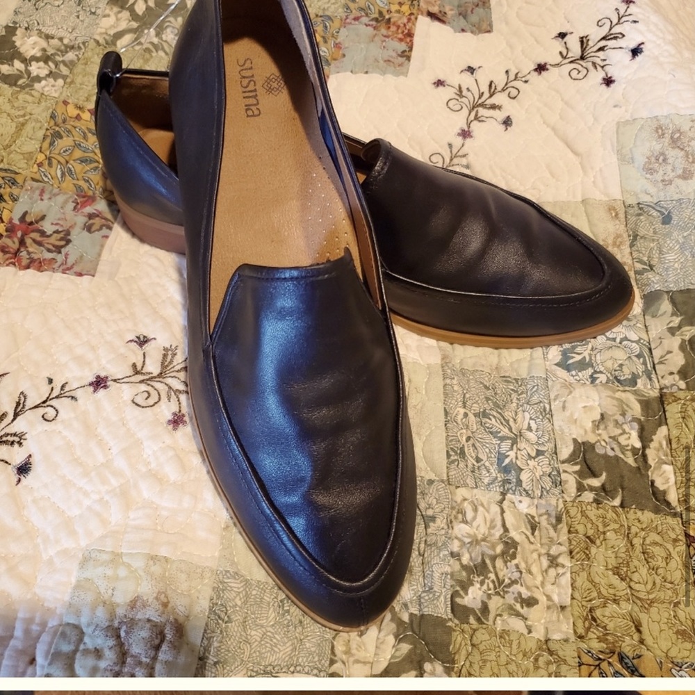 Susina slip on loafers. Size 7.5. Near new condition
